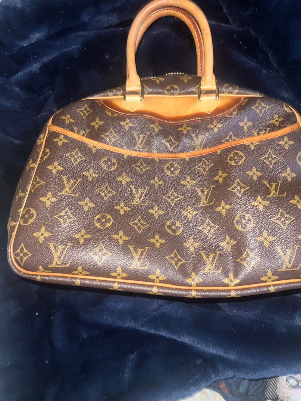 100% Authentic Louis Vuitton Deauville tote travel bag.